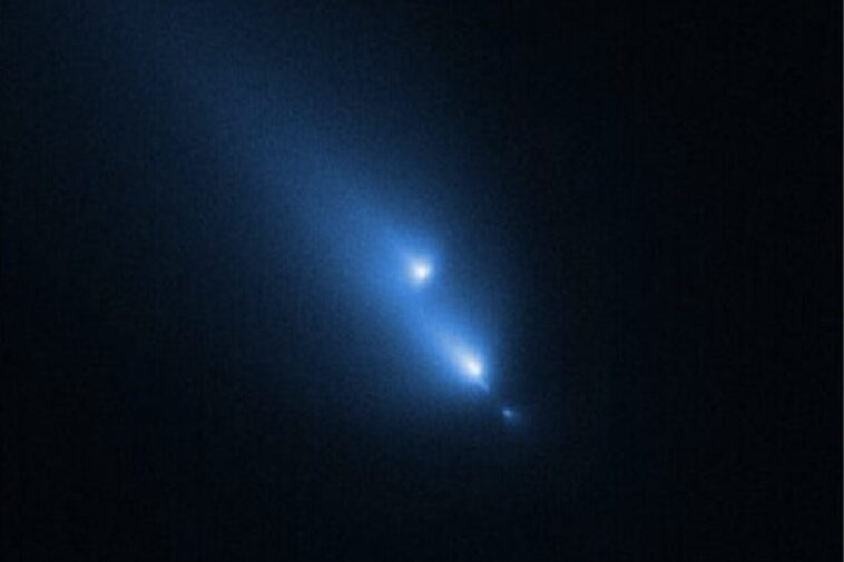 A Hubble véletlenül kapta el egy széthulló üstökös ritka pillanatait