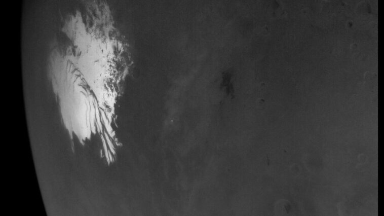 A Psyche űrszonda soha nem látott részletességgel fotózta le a Mars déli sarkát