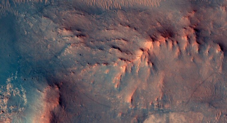 A HiRISE lencsevégre kapta a Perseverance-t a marsi maraton előtt