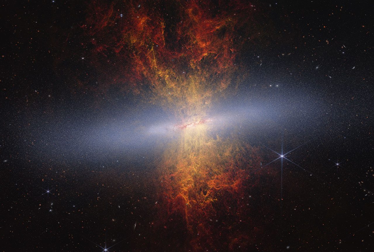 A James Webb 16,5 millió csillagot fedezett fel a Szivar-galaxis pora mögött