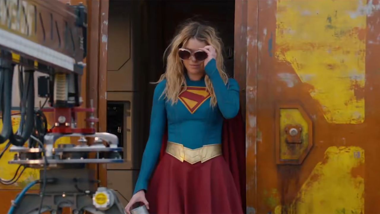 A Supergirl tesztvetítésein több jelenetet is kivágtak, de cserébe Superman több szerepet kapott a filmben