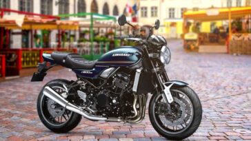 A Kawasaki legújabb cukorkás azúrkék fényezése alatt egy modern naked superbike lapul, de csak Japánban elérhető