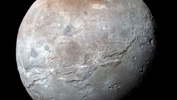 A Charon brutálisan lelassult, a hegyei így mesélik el, hogy régen 10x gyorsabban pörgött