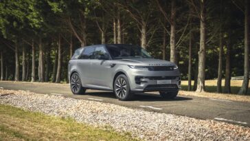 Az elektromos Range Rover Sport 550 lóerővel és minden eddiginél nagyobb nyomatékkal érkezik